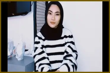 Sextape Cewek Jilbab Cantik Yang Bocor Kesebar poster