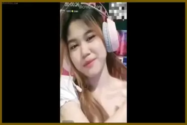 Vcs Jenner Livu Cewek Tembem Yang Mau Colmek poster